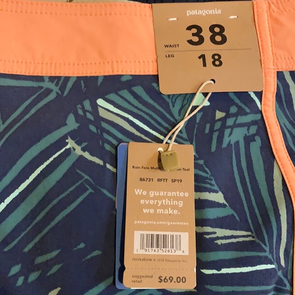 Patagonia Scallop Hem Stretch Wavefarer Boardshort - Picture 5 of 6